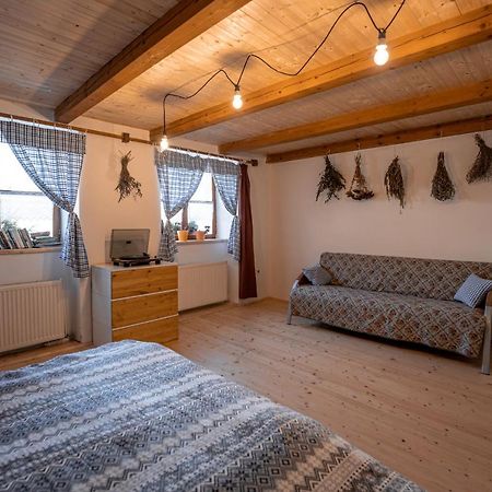 Prizemi Vesnicke Usedlosti - Cozy Village Homestead Vidov Ngoại thất bức ảnh